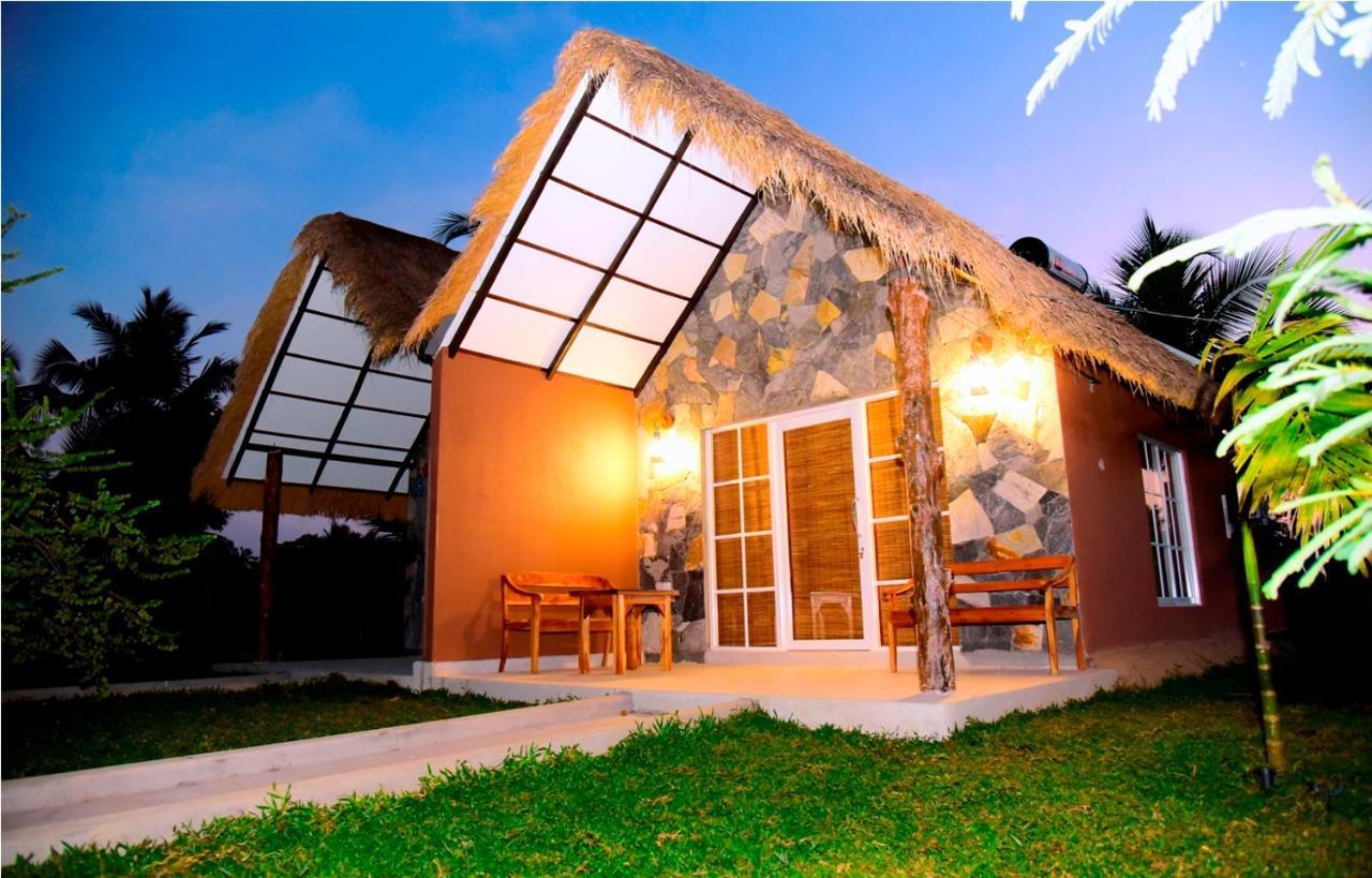 Coco Village Hotel Chilaw Bangadeniya Exterior foto